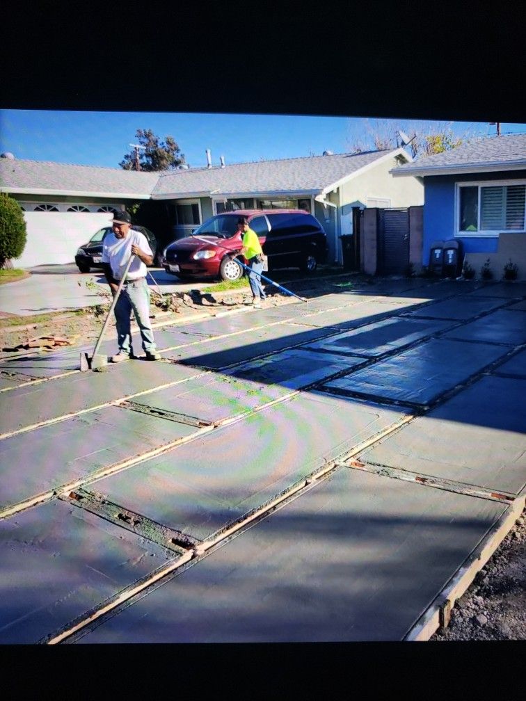 Need A New Driveway? We Do All Types At Good Prices Give Us A Call !!! We Offer Free Estimates🔺 👍 🟪 🟢