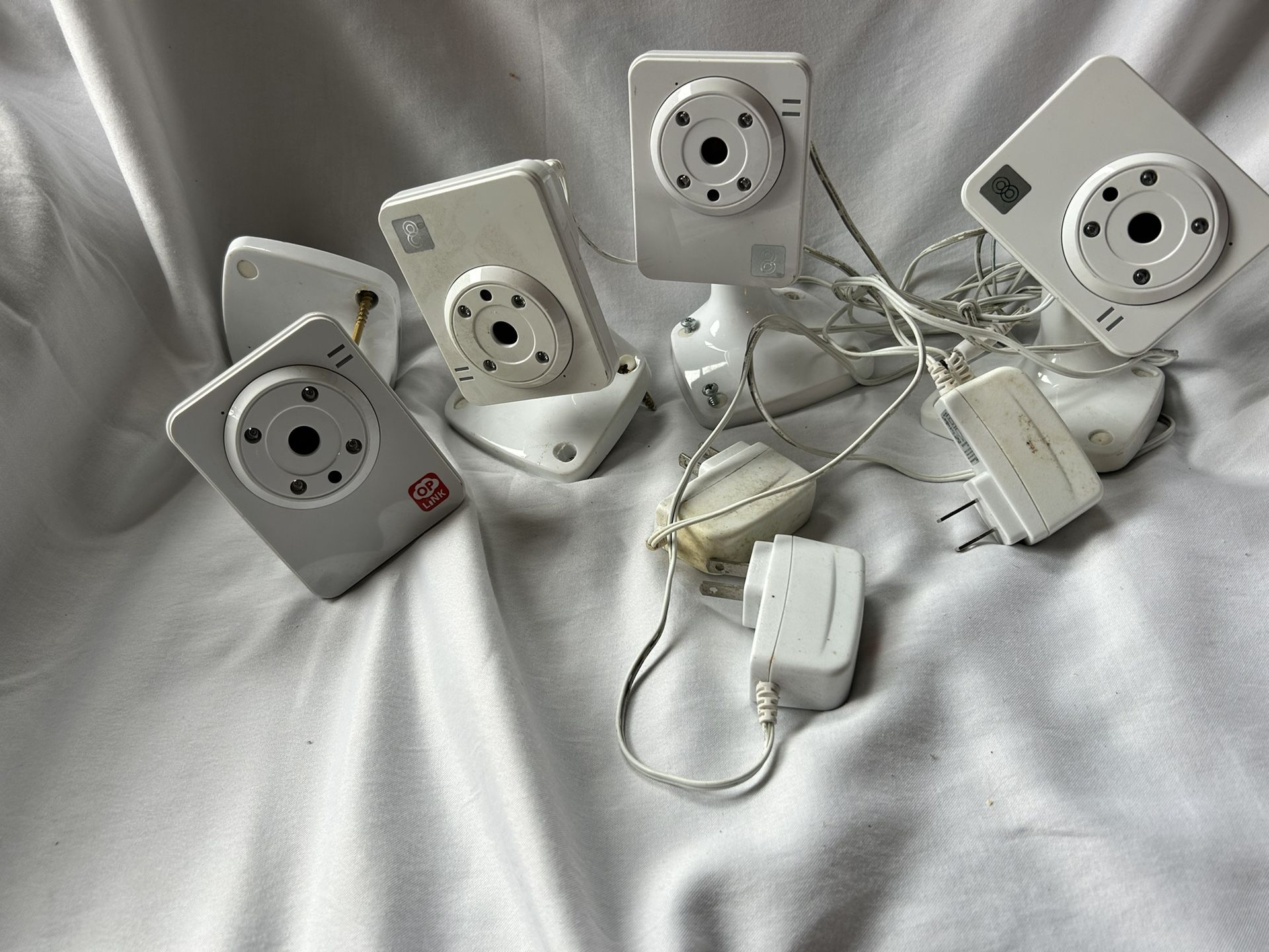 Lot Of 4 OP Link Network IP Cameras With Power Adapters