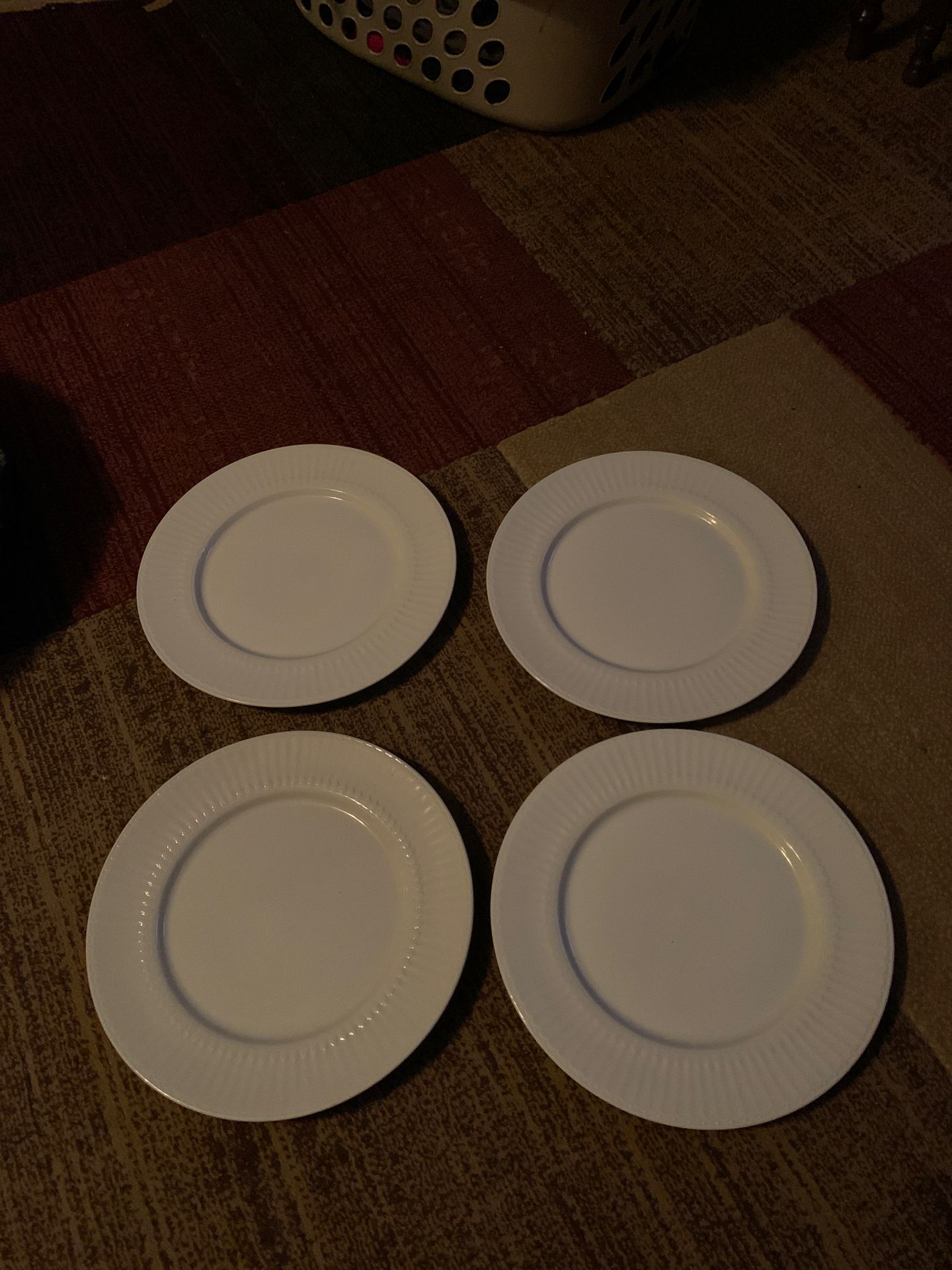 Set of 4 dinner plates