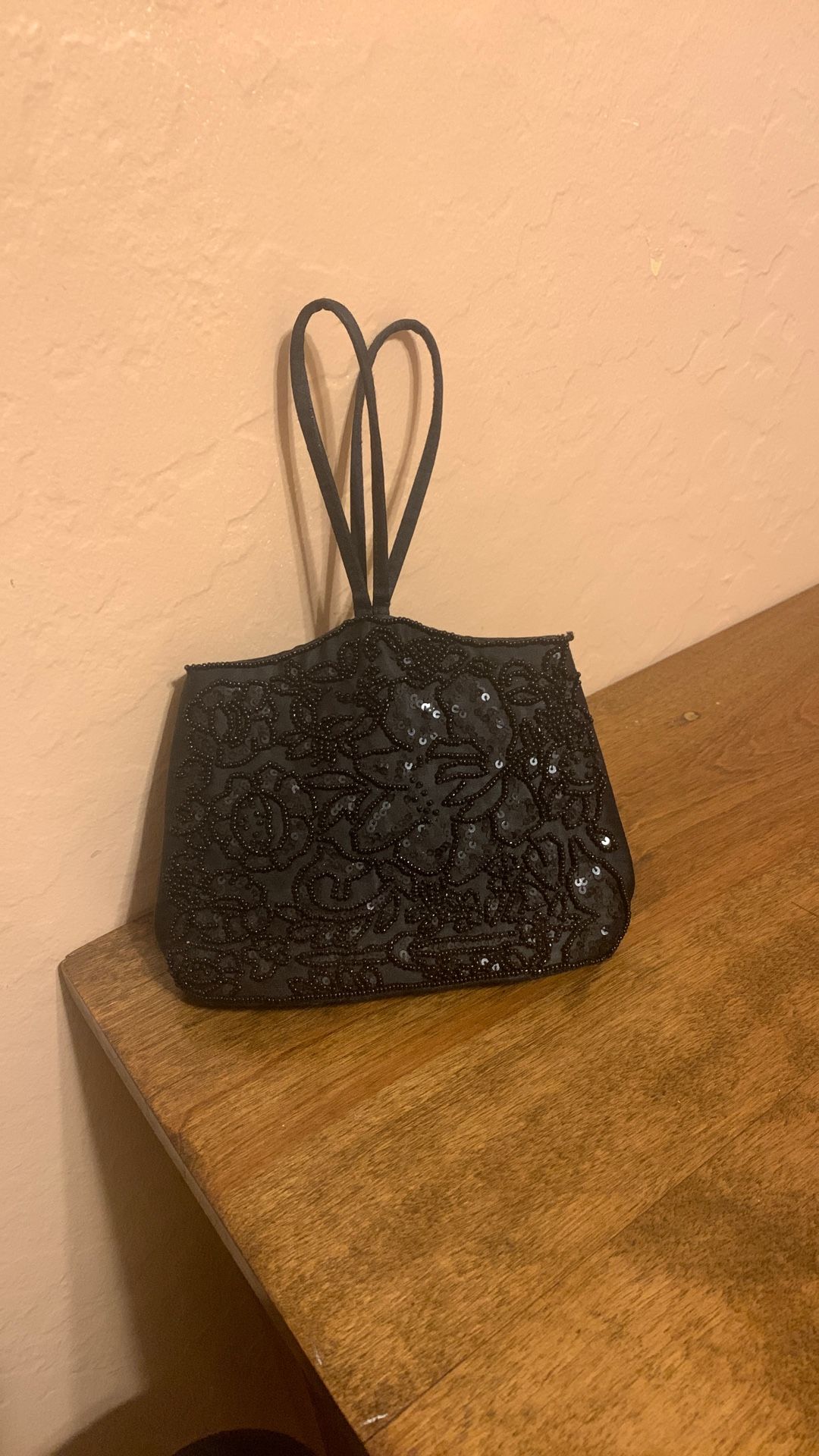 Elegant Ladies Beaded and Sequined  Wristlet Purse.          New Like