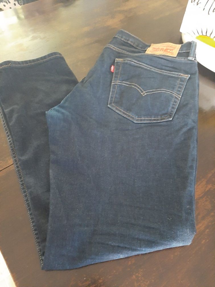 Men Levi's jeans