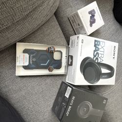 Headphones 