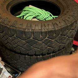 LT275/65R18