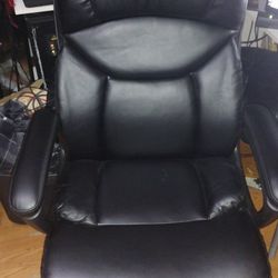 Office Chair Fennington High Desk Black Chair for Sale in Houston