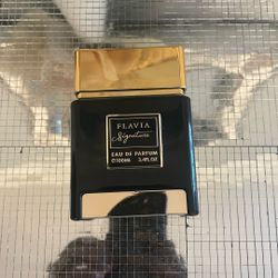 Flavia Signatures Eau de Parfum – Luxury Black & Gold Edition
