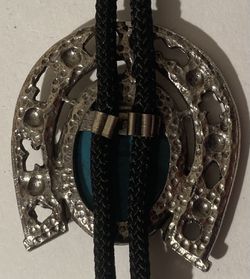 Vintage Bolo Tie Silver And Turquoise Stine Horseshoe Design Thumbnail