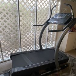 NordicTrack X11i Incline Treadmill