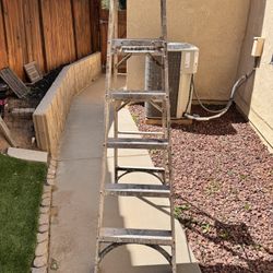 6 Foot Husky Fiberglass Step Ladder