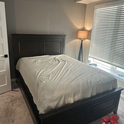 Queen Bed Wood frame And Mattress
