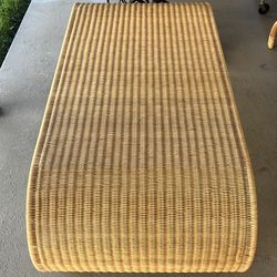 Wicker coffee table lile new perfect comdtion