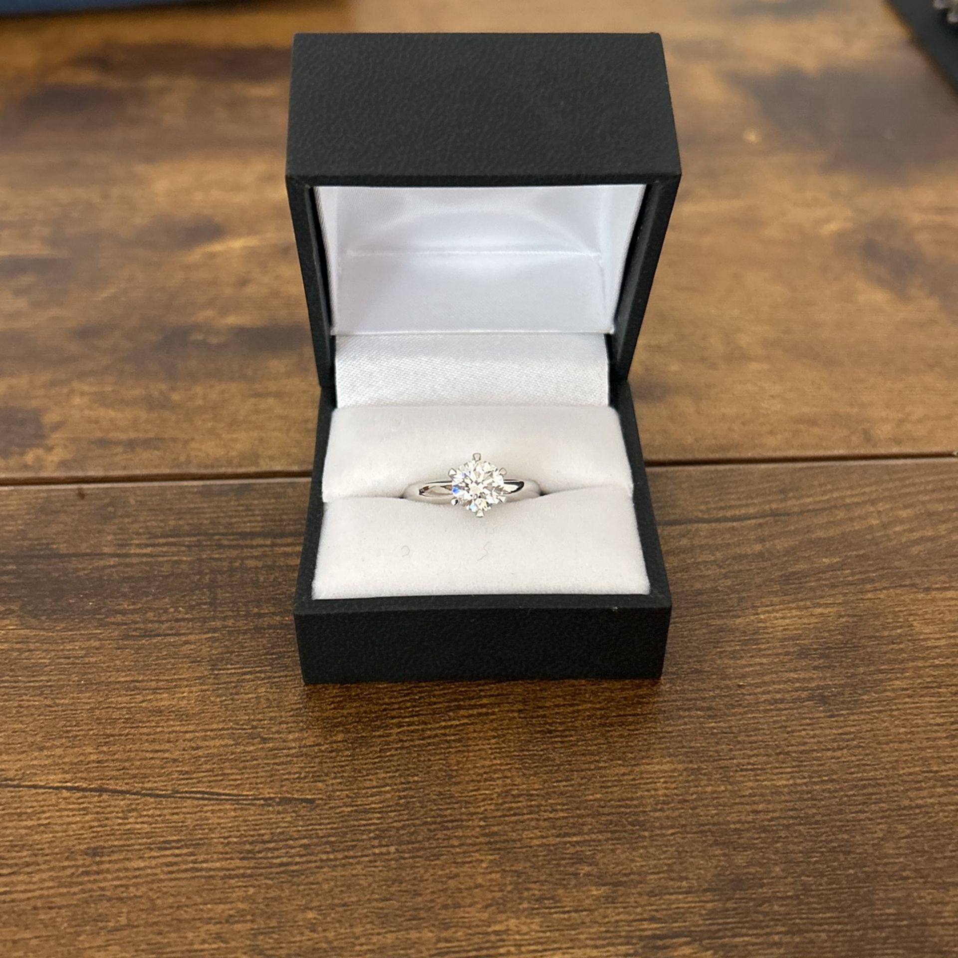 1.5 G VVS1 Lab grown Diamond Ring