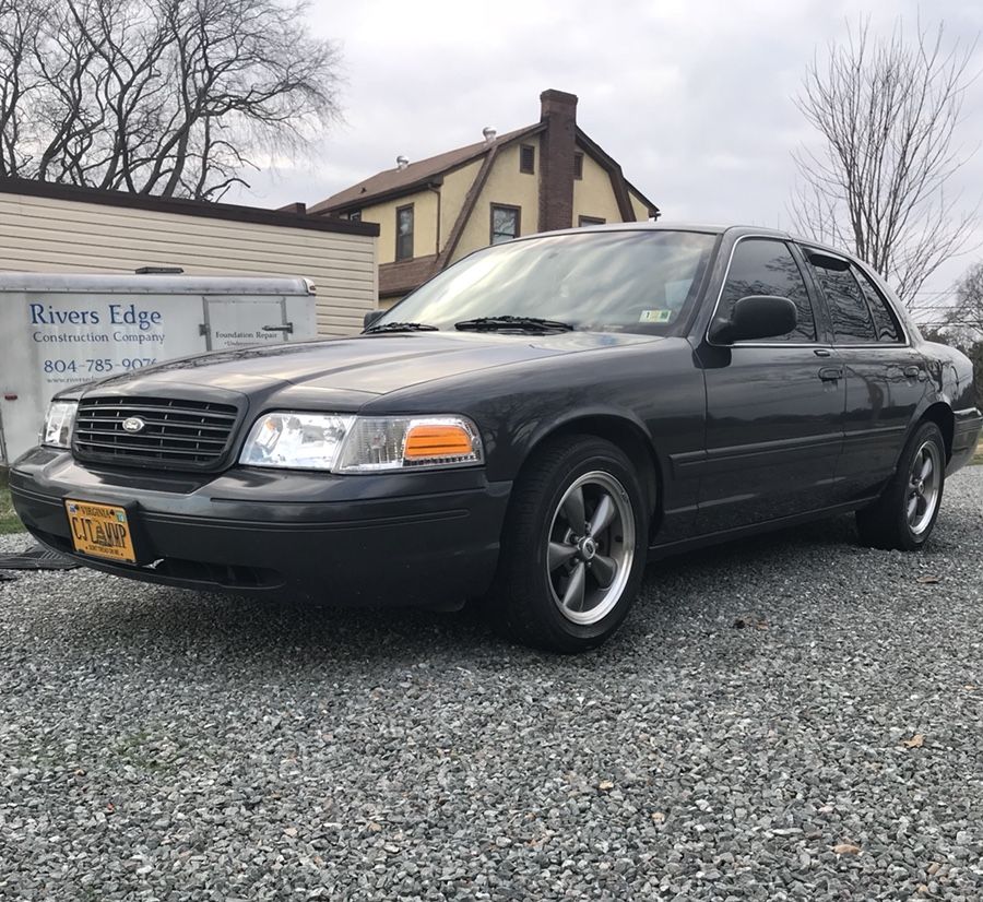 2004 Ford Crown Victoria LX Sport