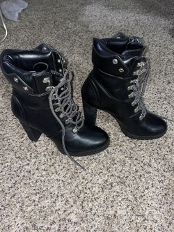 *** DKNY Boots