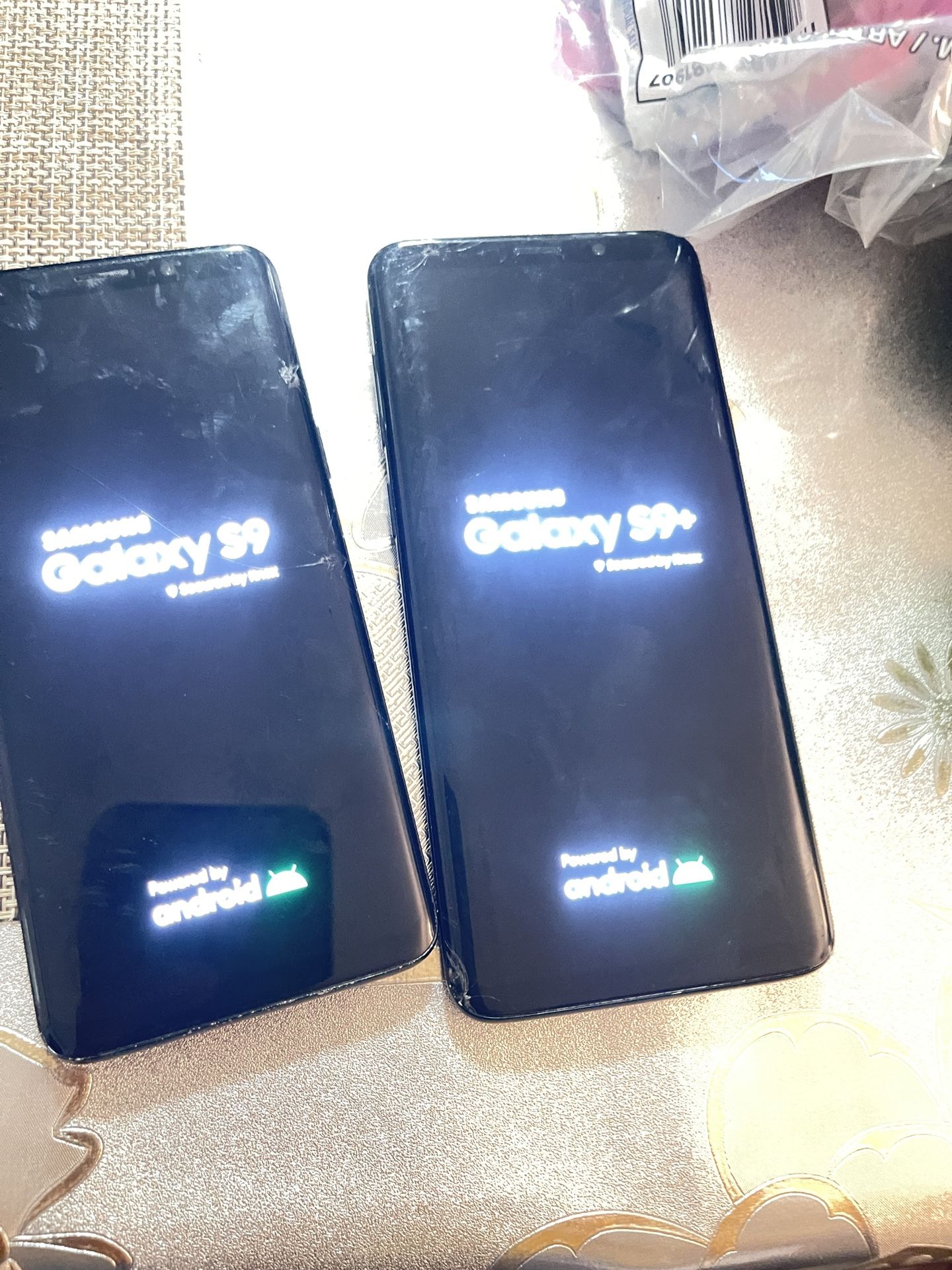 Selling These 2 Together They Work By They Have Dame Screens. Check Pics 