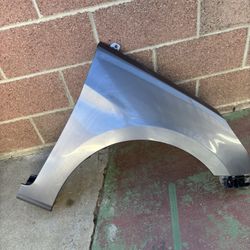 2012-2017 HYUNDAI ACCENT RIGHT FENDER CHARCOAL COLOR SMALL SCRATCH OEM.