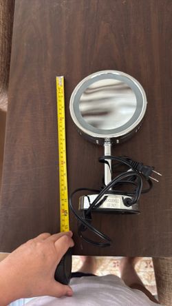 Magnifying Mirror