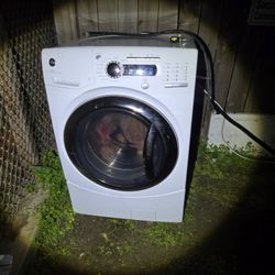 GE Electric Washer And Dryer Set