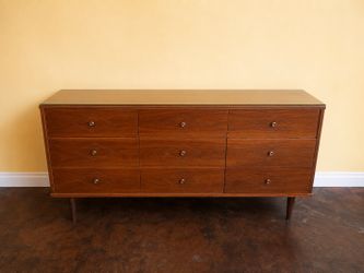 Vintage Mid Century Modern 9 drawer Dresser