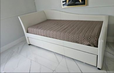 Twin Bed