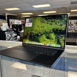 MacBook Air 15” 2023 M2 8GB 512GB