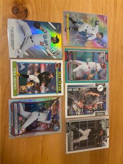 TOPPS Baseball Card Lot