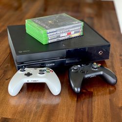 Xbox One 1TB w/ 2 Controllers & 4 Games