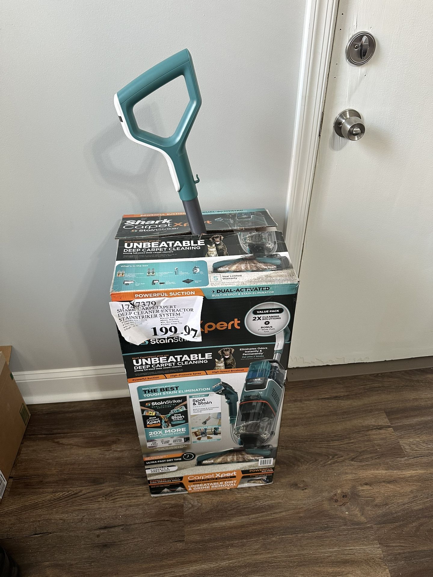 Shark Carpet Xpert with Stain Striker