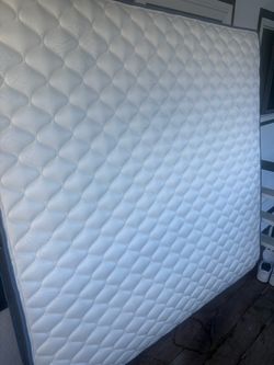 King Size Mattress White Quilted