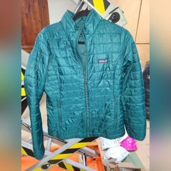 Patagonia Teal Green Blue Nano Puff Women Medium jacket puffer coat