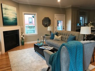 Like New  3 Piece Living Room Seating