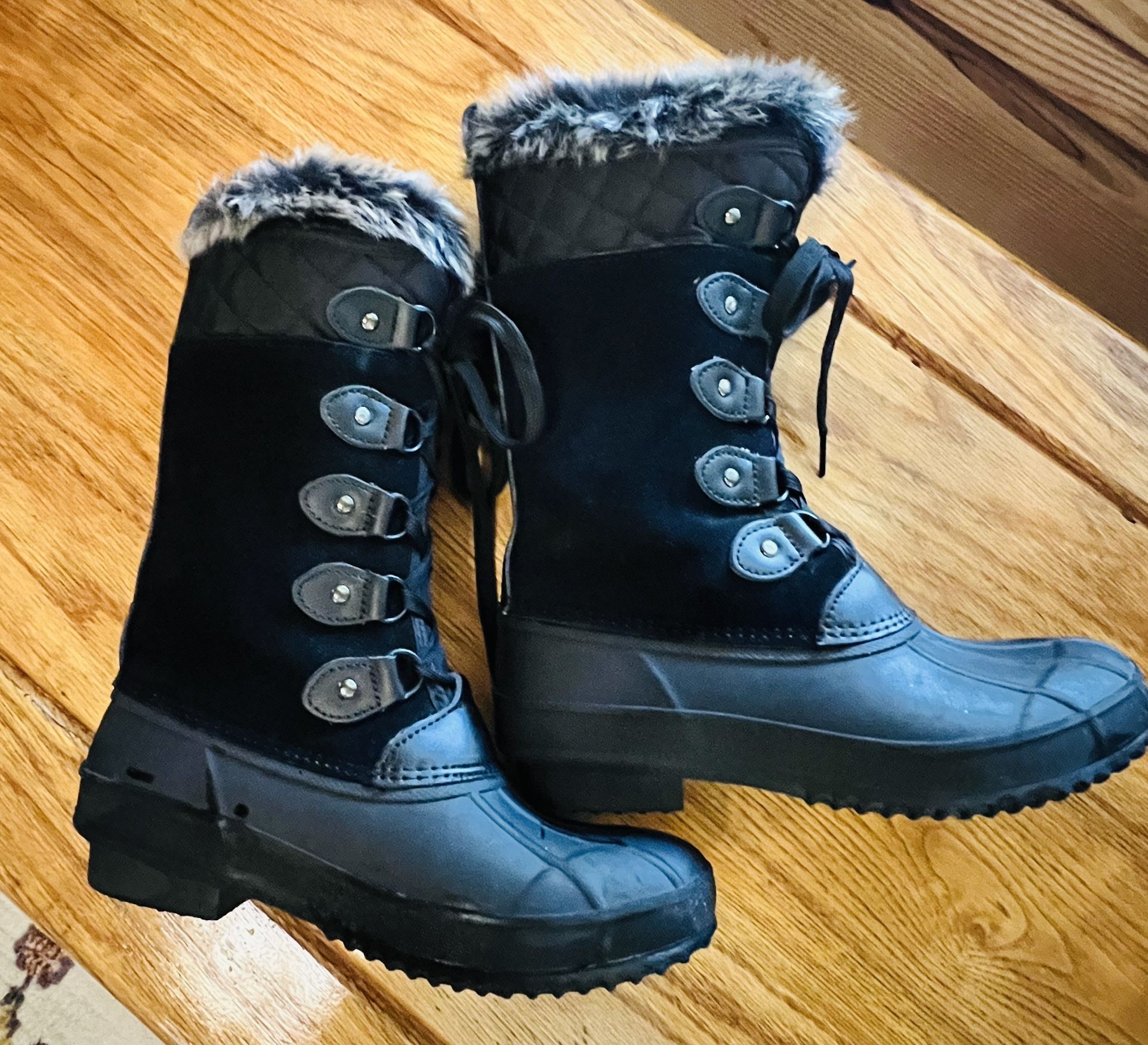 Khombu Colby Black Suede & Rubber Waterproof Faux Fur Snow Boots Sz 7M