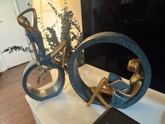 Modern Decorative Figurine Set – Gold & Charcoal Sculptures