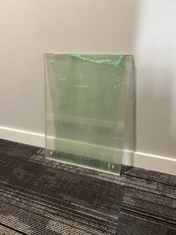 4 Acrylic Wall Boards with Gold Screws