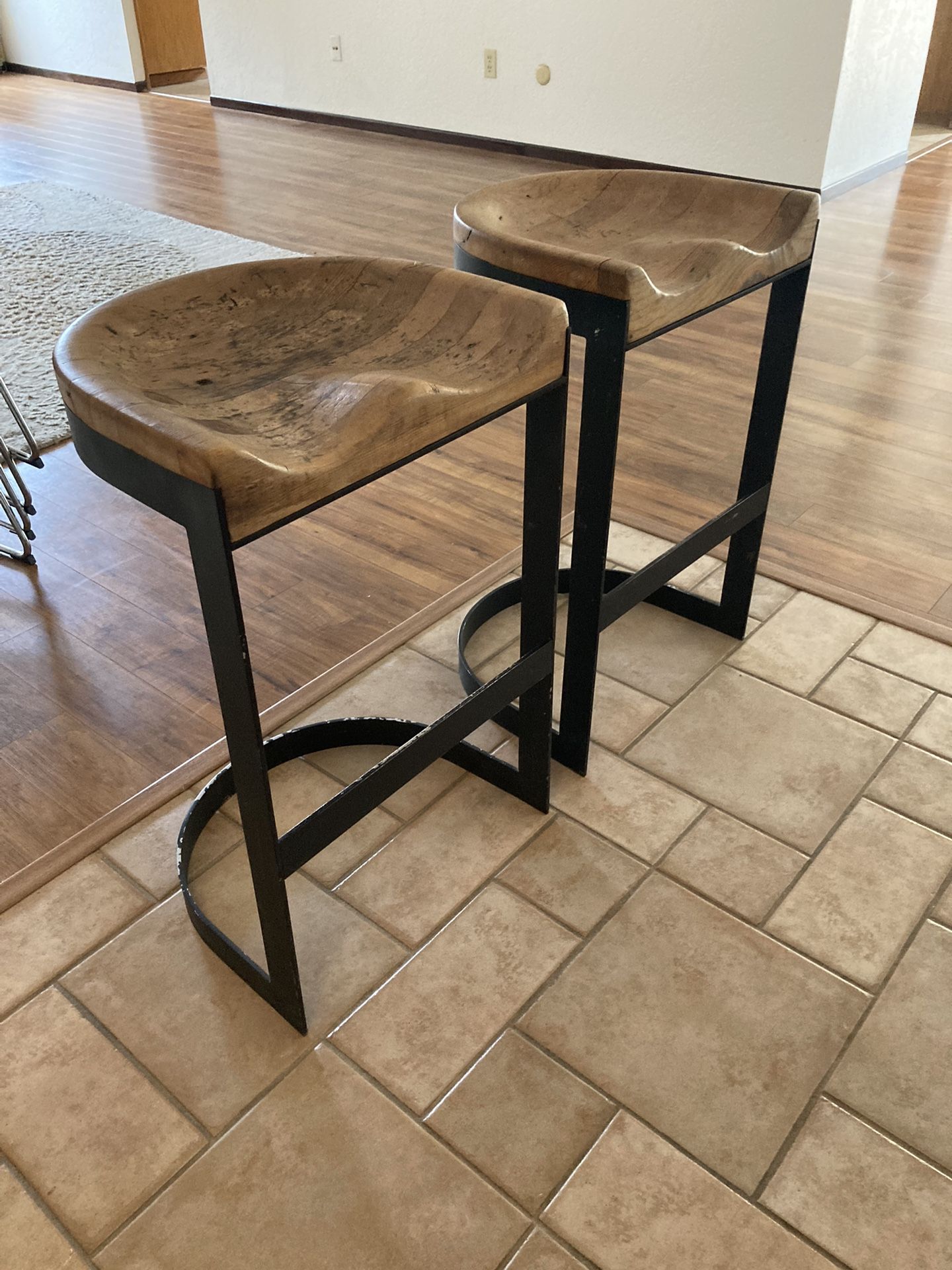 Custom Bar Stills/chairs