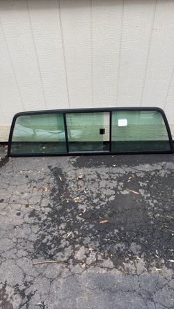 Truck rear window
