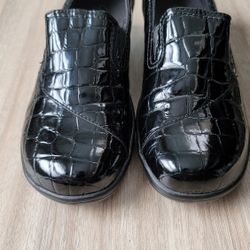 Womens Clarks Bendables Size 7.5 