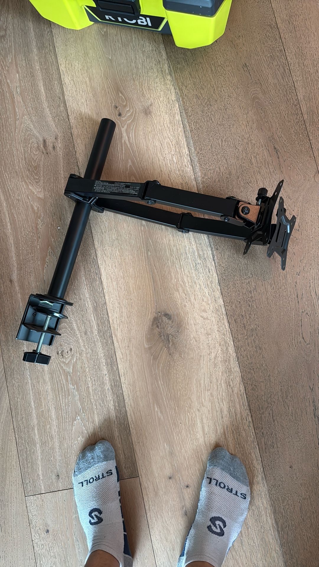 Dual Monitor Mount (Plus 2 Monitors)