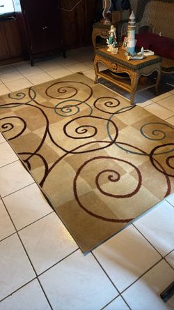 Modern Area Rug 8’ X 5 Maybe A Couple Inches Of 8 Feet Excellent Shape