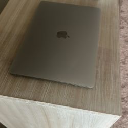 MacBook Air (2019)