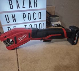 Milwaukee M12 Cordless Pipe Cutter (TOOL ONLY)