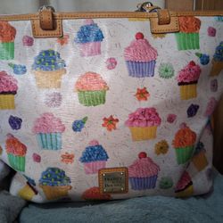 Dooney & Bourke