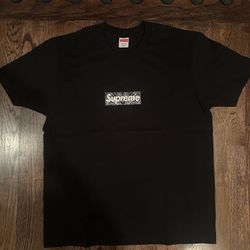 Supreme box logo tee (size Medium)