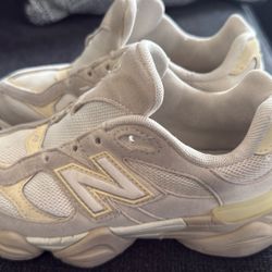9060 New Balance Kids Size 3 