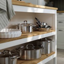 💥 Like-New Kitchen Island – $300 | No Kids, No Pets 💥