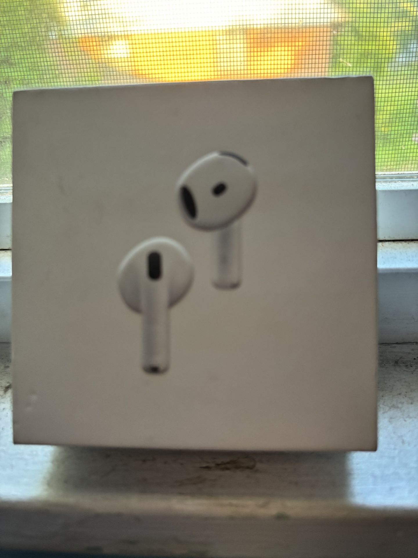 Apple AirPod 4s active noise cancellation