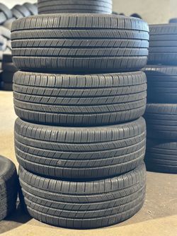 SET OF TIRE 225 55 17 Michelin 85% LIFE