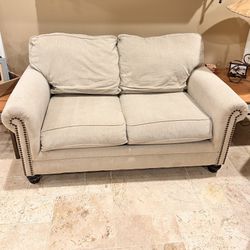 Loveseat Fabric Off White 