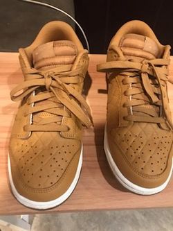 Nike Dunk Low Leather quilted Size 8.5