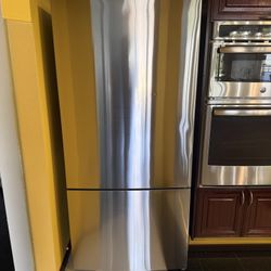 GE® ENERGY STAR Refrigerator