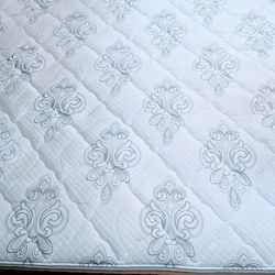 Wayfair Ki,ng mattr,ess 11 inch, medium firm. Tight Top.